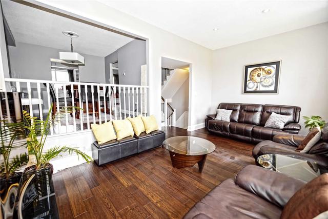 104 Poplar Cres, Townhouse with 3 bedrooms, 2 bathrooms and 3 parking in Aurora ON | Image 20