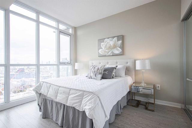 3215 - 15 Iceboat Terr, Condo with 1 bedrooms, 1 bathrooms and 1 parking in Toronto ON | Image 9