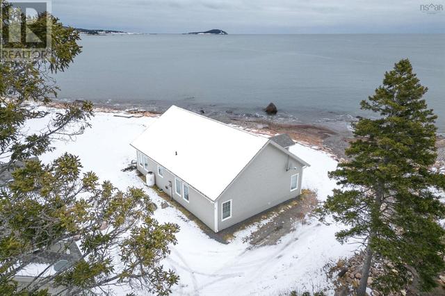 1 - 36785 Cabot Trail, House detached with 2 bedrooms, 2 bathrooms and null parking in Victoria, Subd. A NS | Image 3