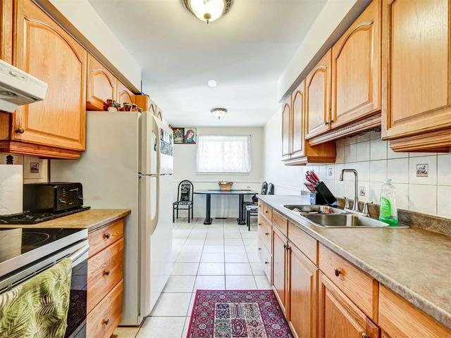 115 Glen Springs Dr, House semidetached with 3 bedrooms, 2 bathrooms and 6 parking in Toronto ON | Image 28