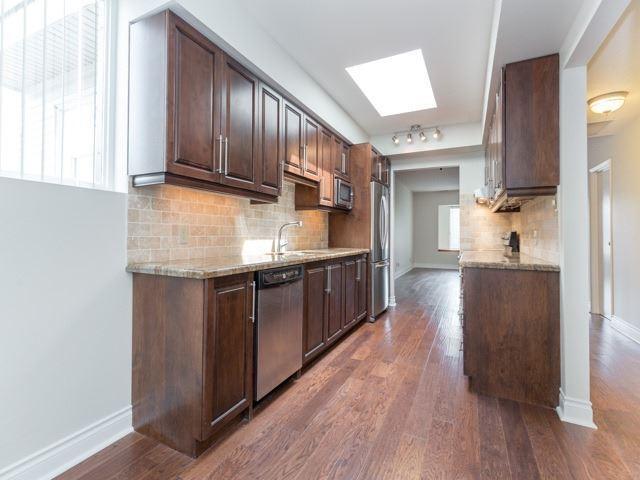 Upper - 388 Parliament St, House detached with 2 bedrooms, 2 bathrooms and 1 parking in Toronto ON | Image 8