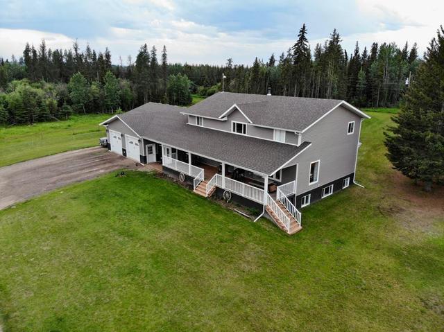 105307-a Rr 154, House detached with 7 bedrooms, 3 bathrooms and 20 parking in Mackenzie County AB | Image 3