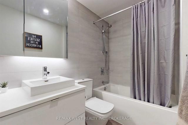 310 - 21 Lawren Harris Sq, Condo with 1 bedrooms, 1 bathrooms and 0 parking in Toronto ON | Image 8