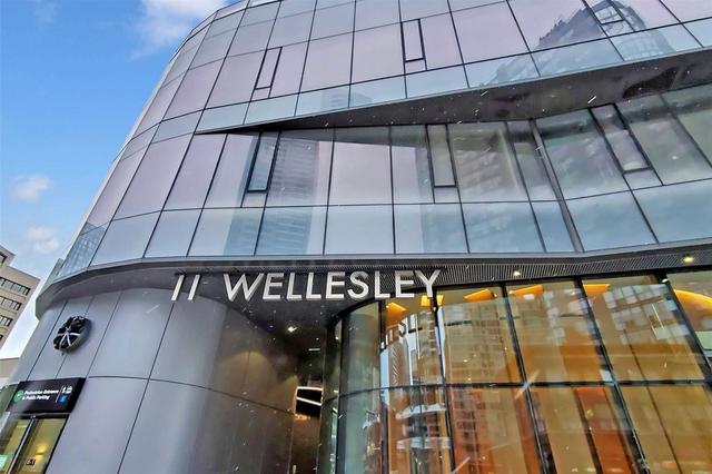 5008 - 11 Wellesley St W, Condo with 2 bedrooms, 2 bathrooms and 1 parking in Toronto ON | Image 1