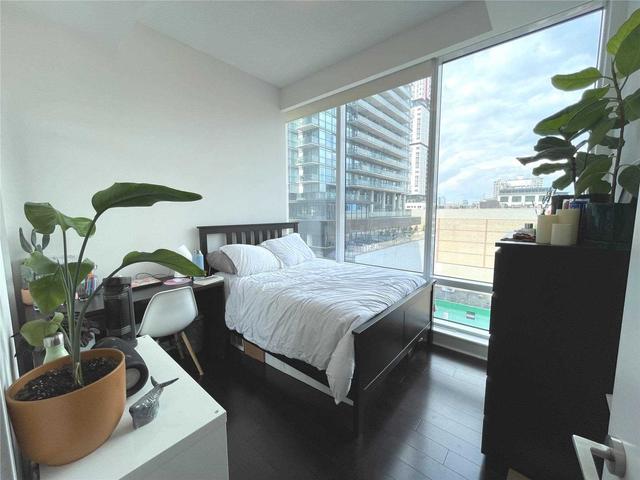 1004 - 295 Adelaide St W, Condo with 2 bedrooms, 2 bathrooms and 1 parking in Toronto ON | Image 6