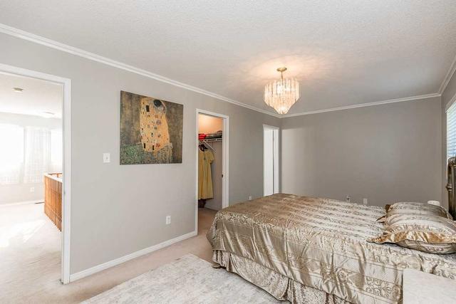 18 Twiss Dr, House detached with 3 bedrooms, 2 bathrooms and 4 parking in Barrie ON | Image 7