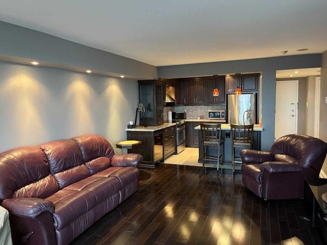 2010 - 77 Harbour Sq, Condo with 1 bedrooms, 1 bathrooms and 1 parking in Toronto ON | Image 2