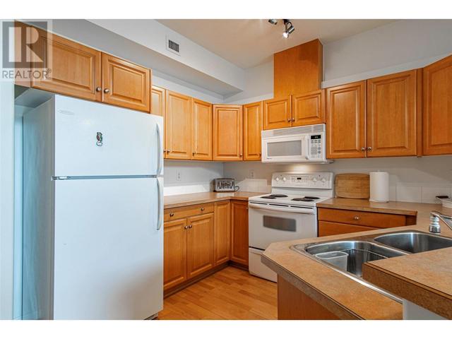 646 - 1088 Sunset Drive, Condo with 2 bedrooms, 2 bathrooms and 1 parking in Kelowna BC | Image 10
