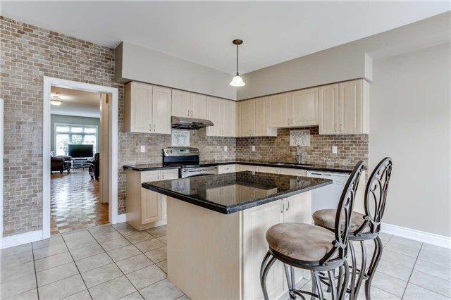 8 Terceira Circ, House semidetached with 3 bedrooms, 4 bathrooms and 2 parking in Toronto ON | Image 3