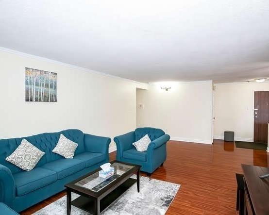 409 - 21 Knightsbridge Rd, Condo with 3 bedrooms, 2 bathrooms and 1 parking in Brampton ON | Image 2