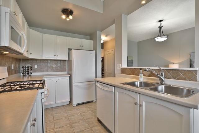 23 - 232 Stonehenge Dr, Townhouse with 3 bedrooms, 4 bathrooms and 1 parking in Hamilton ON | Image 7