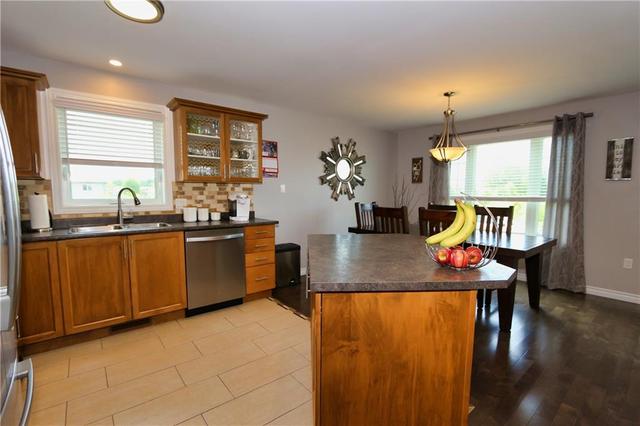 28 Boulder Creek Trail, House detached with 5 bedrooms, 3 bathrooms and 6 parking in Petawawa ON | Image 16
