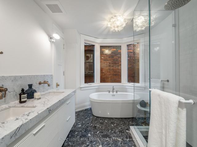 115 Sherwood Ave, House semidetached with 4 bedrooms, 5 bathrooms and 2 parking in Toronto ON | Image 16