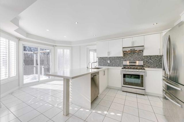 1266 Winterbourne Dr, House detached with 4 bedrooms, 4 bathrooms and 7 parking in Oakville ON | Image 2