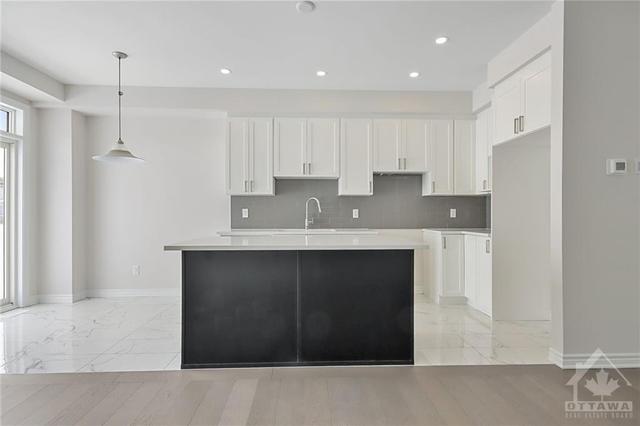 438 Fleet Canuck Private, Townhouse with 3 bedrooms, 3 bathrooms and 2 parking in Ottawa ON | Image 11