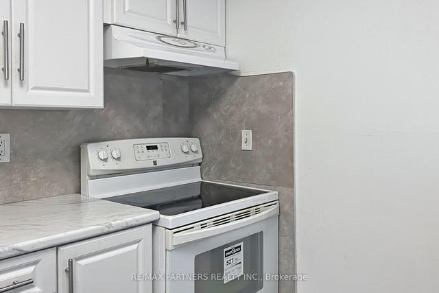 1210 - 120 Dundalk Dr, Condo with 2 bedrooms, 1 bathrooms and 1 parking in Toronto ON | Image 3