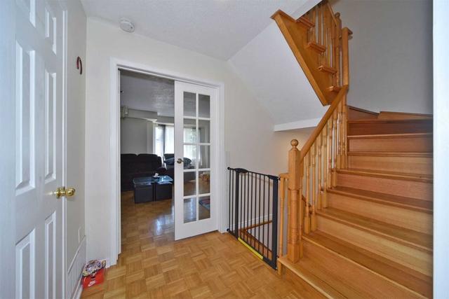 39 Norman Wesley Way, Townhouse with 3 bedrooms, 2 bathrooms and 2 parking in Toronto ON | Image 10