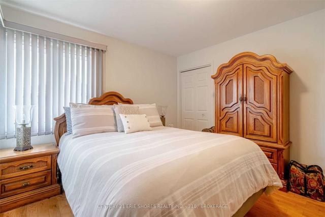 114 Oak St W, House detached with 2 bedrooms, 2 bathrooms and 6 parking in Leamington ON | Image 6