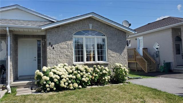 844 Peachwood Street, House semidetached with 2 bedrooms, 2 bathrooms and 3 parking in Kingston ON | Image 4