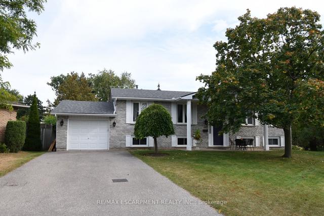 18 Ilona Crt, House detached with 3 bedrooms, 2 bathrooms and 5 parking in Brantford ON | Image 1