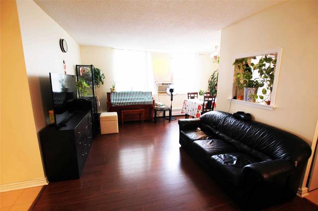 1710 - 5 Parkway Forest Dr, Condo with 3 bedrooms, 1 bathrooms and 1 parking in Toronto ON | Image 6