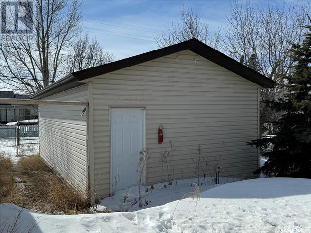 306 3rd Avenue W, House detached with 3 bedrooms, 2 bathrooms and null parking in Biggar SK | Image 33