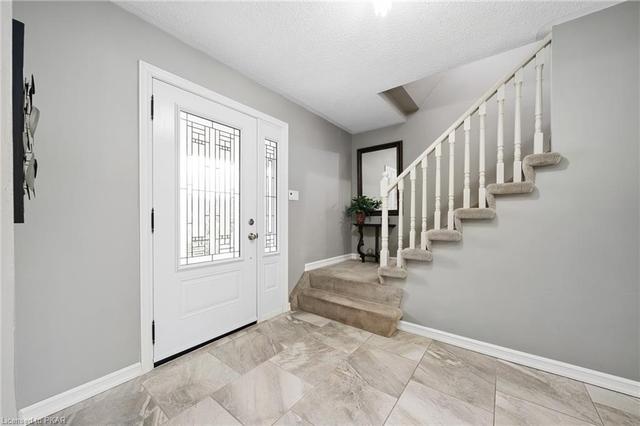 1096 Danita Boulevard, House detached with 4 bedrooms, 2 bathrooms and 6 parking in Peterborough ON | Image 9