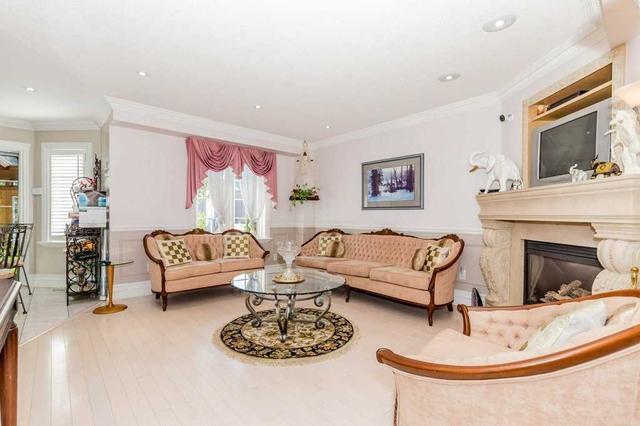 397 Turnberry Cres, House detached with 4 bedrooms, 4 bathrooms and 4 parking in Mississauga ON | Image 9