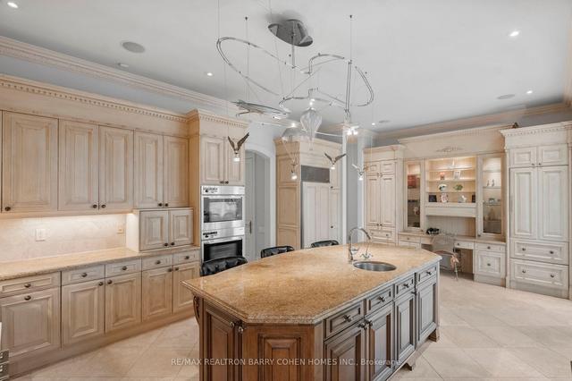 28 Arjay Cres, House detached with 5 bedrooms, 8 bathrooms and 11 parking in Toronto ON | Image 11
