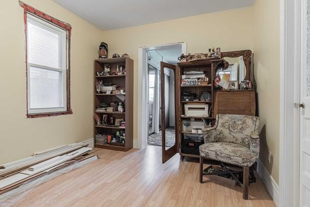 20 Kenora Cres, House detached with 3 bedrooms, 2 bathrooms and 14 parking in Toronto ON | Image 9