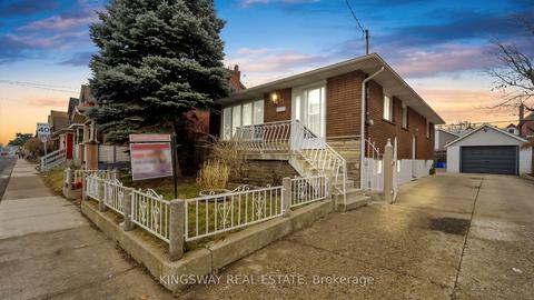 293 Wentworth St, House detached with 3 bedrooms, 2 bathrooms and 5 parking in Hamilton ON | Card Image