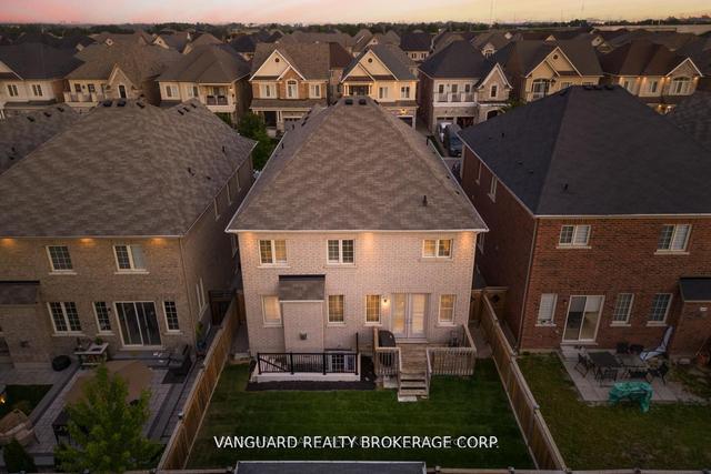 38 Dunrobin Cres, House detached with 4 bedrooms, 5 bathrooms and 6 parking in Vaughan ON | Image 35