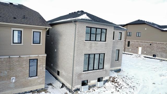77 Thicketwood Ave, House detached with 4 bedrooms, 4 bathrooms and 4 parking in Barrie ON | Image 32