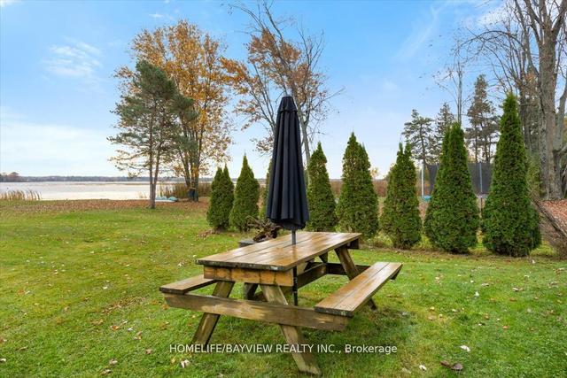 206 Lakeshore Dr E, House detached with 3 bedrooms, 1 bathrooms and 6 parking in Kawartha Lakes ON | Image 31