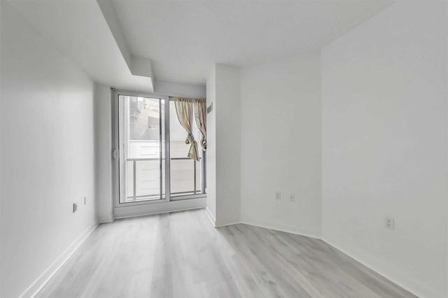 803 - 85 Bloor St E, Condo with 1 bedrooms, 1 bathrooms and 0 parking in Toronto ON | Image 2