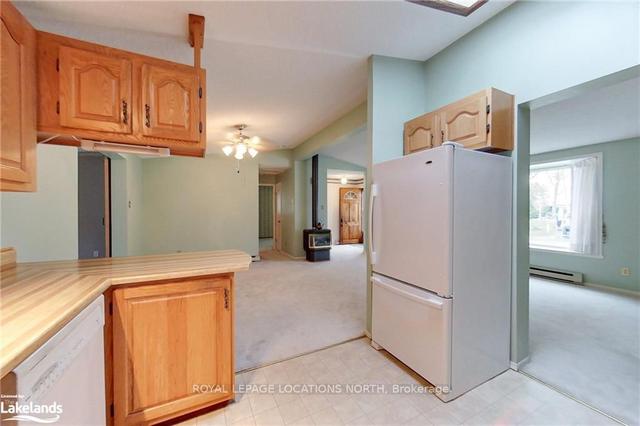 4 Allen Dr, Home with 2 bedrooms, 2 bathrooms and 3 parking in Wasaga Beach ON | Image 17