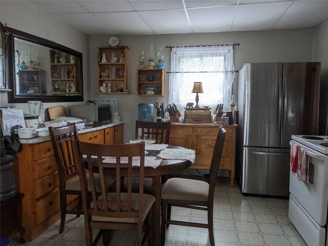 76 Main St, House detached with 2 bedrooms, 1 bathrooms and 8 parking in Woodstock ON | Image 10