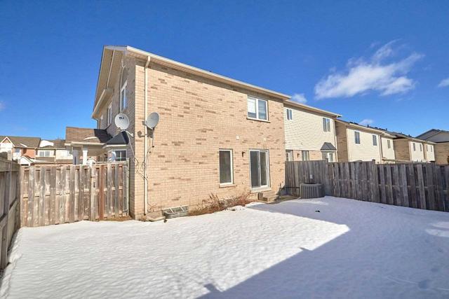 42 Trevino Circ, House attached with 3 bedrooms, 3 bathrooms and 3 parking in Barrie ON | Image 5