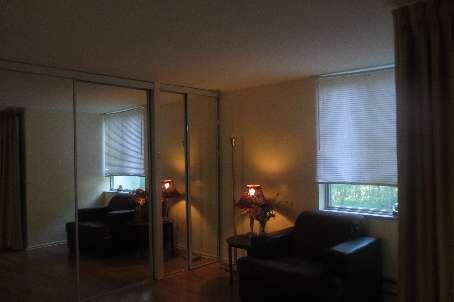 101 - 3 Massey Sq, Condo with 3 bedrooms, 2 bathrooms and null parking in Toronto ON | Image 5