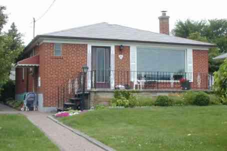 30 Rossford Rd, House detached with 3 bedrooms, 2 bathrooms and 8 parking in Toronto ON | Image 1
