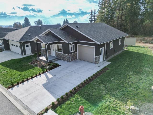 27 - 420 20th Avenue, House detached with 2 bedrooms, 1 bathrooms and null parking in Creston BC | Image 3