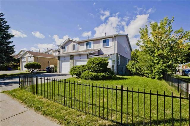 104 Rakewood Cres, House semidetached with 4 bedrooms, 3 bathrooms and 2 parking in Toronto ON | Image 1