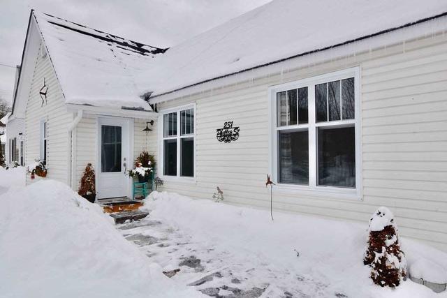 231 Phillip St E, House detached with 2 bedrooms, 1 bathrooms and 3 parking in Gravenhurst ON | Image 12