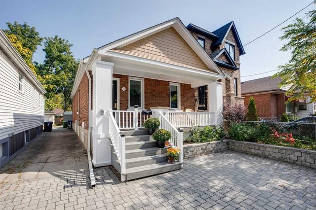 9 Thirty Ninth St, House detached with 2 bedrooms, 2 bathrooms and 3 parking in Toronto ON | Image 1