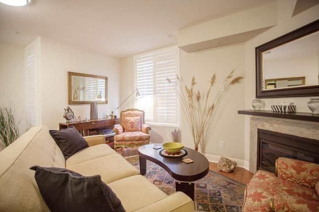 370 - 415 Jarvis St, Townhouse with 2 bedrooms, 1 bathrooms and 1 parking in Toronto ON | Image 3