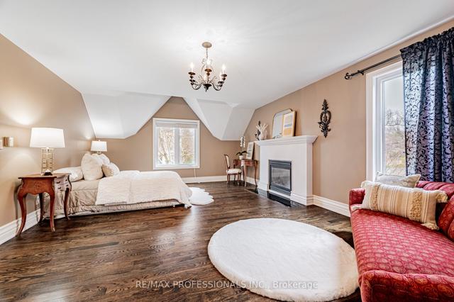 53 Great Oak Dr, House detached with 3 bedrooms, 4 bathrooms and 6 parking in Toronto ON | Image 11