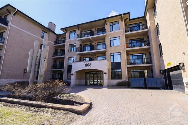 105 - 808 Bronson Avenue, Condo with 2 bedrooms, 2 bathrooms and 1 parking in Ottawa ON | Image 1