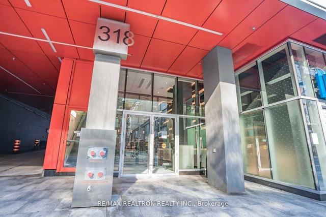1110 - 318 Richmond St W, Condo with 2 bedrooms, 2 bathrooms and 1 parking in Toronto ON | Image 13