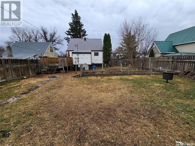 813 Souris Avenue Ne, House detached with 3 bedrooms, 1 bathrooms and null parking in Weyburn SK | Image 42