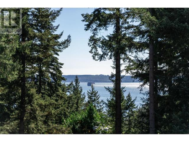 4638 Decourcy Court, House detached with 5 bedrooms, 5 bathrooms and null parking in West Vancouver BC | Image 36